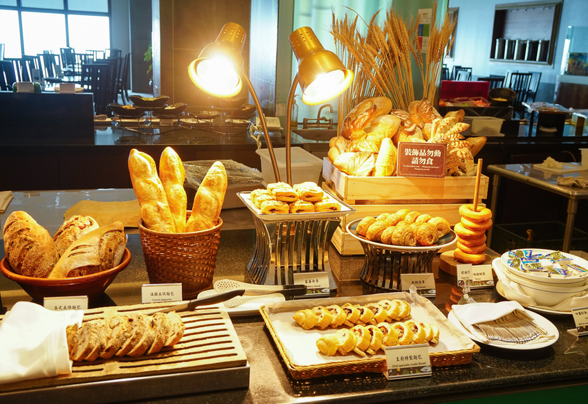 [高雄自助餐推薦]君鴻國際酒店百匯栢麗廳-高雄最美高空自助餐餐廳x豐富菜色高C/P值 - 美食好芃友