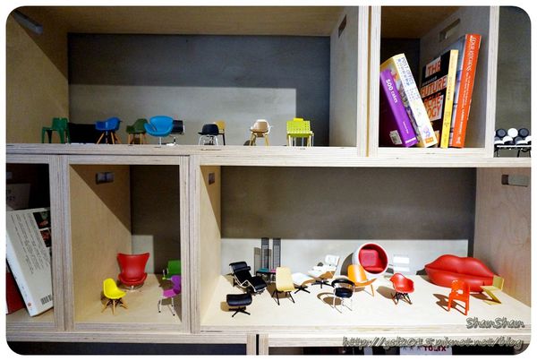 Cafe。「Fabrica 椅子」-6月新菜單什麼都好吃!有溫度又貼心的設計空間(文末可以欣賞一下長得像五金行的文具店)