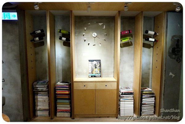 Cafe。「Fabrica 椅子」-6月新菜單什麼都好吃!有溫度又貼心的設計空間(文末可以欣賞一下長得像五金行的文具店)