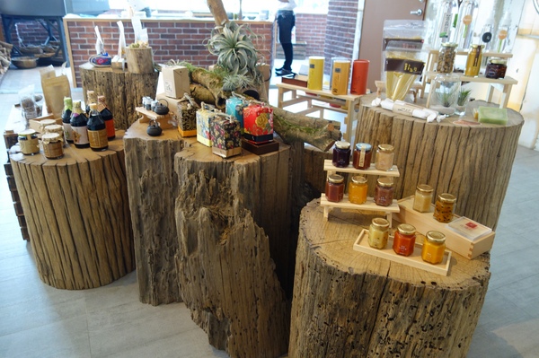 叉子ㄨ子：1031125[官本金文愛台灣]台中市西屯區叉子ㄨ子X子輕井澤新品牌挑高大空間有沙坑可玩耍現做美食拍照的好所在市議會旁