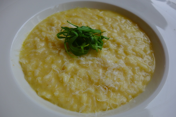 叉子ㄨ子：1031125[官本金文愛台灣]台中市西屯區叉子ㄨ子X子輕井澤新品牌挑高大空間有沙坑可玩耍現做美食拍照的好所在市議會旁