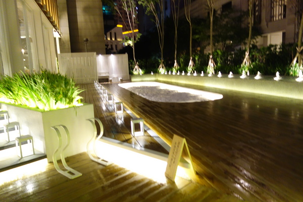 叉子ㄨ子：1031125[官本金文愛台灣]台中市西屯區叉子ㄨ子X子輕井澤新品牌挑高大空間有沙坑可玩耍現做美食拍照的好所在市議會旁