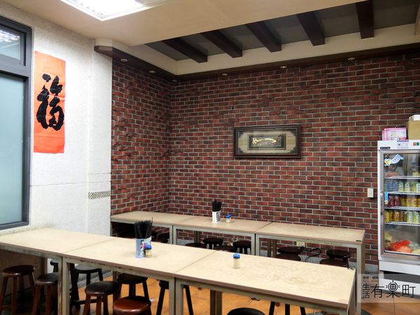 【嘉義東區美食】東門雞肉飯：巷子內人氣雞肉飯雞片飯，油蔥酥飄香雞肉軟嫩；豐富小菜平價美味，在地人也愛這一味