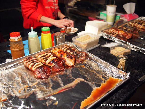 環中觀光夜市：【景點】台中環中觀光夜市@西屯 : 7000坪大容量的新夜市？!停車方便,攤位沒有經貿多,感覺比較接近龍富…