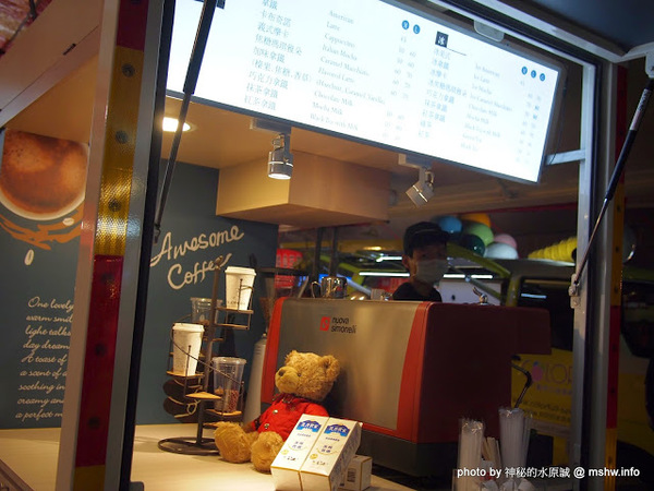 環中觀光夜市：【景點】台中環中觀光夜市@西屯 : 7000坪大容量的新夜市？!停車方便,攤位沒有經貿多,感覺比較接近龍富…