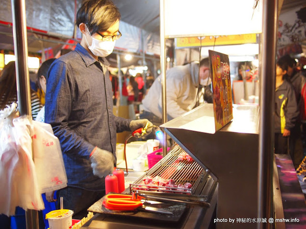 環中觀光夜市：【景點】台中環中觀光夜市@西屯 : 7000坪大容量的新夜市？!停車方便,攤位沒有經貿多,感覺比較接近龍富…