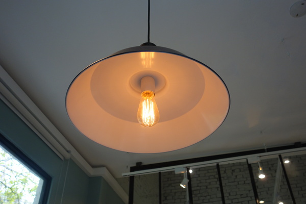 咖啡瑪榭Cafe Marche(台中店)：1040305[官本金文愛台灣]台中市西區從台北紅到台中的甜點之王Café Marché咖啡瑪榭獨棟歐式庭園風美味氣氛棒