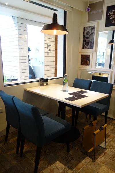 咖啡瑪榭Cafe Marche(台中店)：1040305[官本金文愛台灣]台中市西區從台北紅到台中的甜點之王Café Marché咖啡瑪榭獨棟歐式庭園風美味氣氛棒