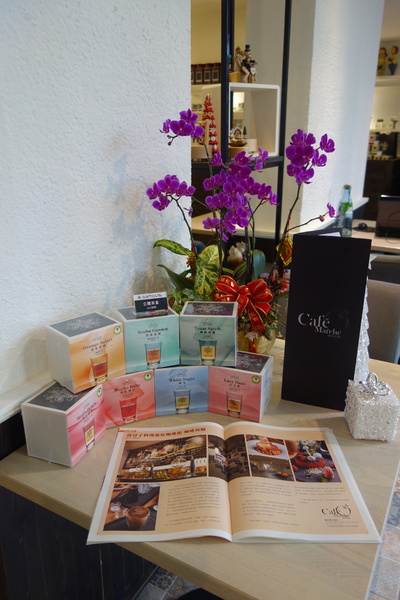 咖啡瑪榭Cafe Marche(台中店)：1040305[官本金文愛台灣]台中市西區從台北紅到台中的甜點之王Café Marché咖啡瑪榭獨棟歐式庭園風美味氣氛棒