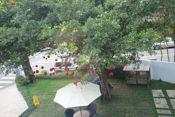 咖啡瑪榭Cafe Marche(台中店)：1040305[官本金文愛台灣]台中市西區從台北紅到台中的甜點之王Café Marché咖啡瑪榭獨棟歐式庭園風美味氣氛棒