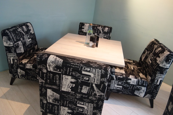 咖啡瑪榭Cafe Marche(台中店)：1040305[官本金文愛台灣]台中市西區從台北紅到台中的甜點之王Café Marché咖啡瑪榭獨棟歐式庭園風美味氣氛棒