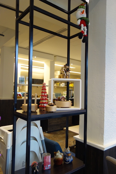 咖啡瑪榭Cafe Marche(台中店)：1040305[官本金文愛台灣]台中市西區從台北紅到台中的甜點之王Café Marché咖啡瑪榭獨棟歐式庭園風美味氣氛棒