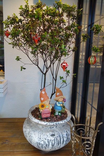 咖啡瑪榭Cafe Marche(台中店)：1040305[官本金文愛台灣]台中市西區從台北紅到台中的甜點之王Café Marché咖啡瑪榭獨棟歐式庭園風美味氣氛棒