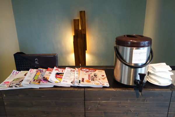 咖啡瑪榭Cafe Marche(台中店)：1040305[官本金文愛台灣]台中市西區從台北紅到台中的甜點之王Café Marché咖啡瑪榭獨棟歐式庭園風美味氣氛棒