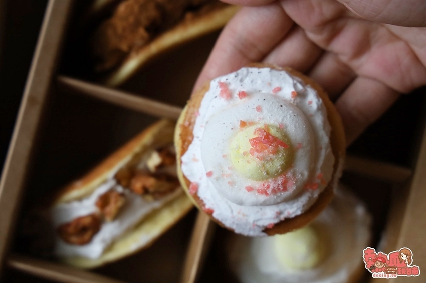 【台南甜點】台南首間「半月燒寶盒」開賣！六款不同風味一次吃到，天天限量手工製作只有20盒：kokoni cafe - 熱血玩台南。跳躍新世界