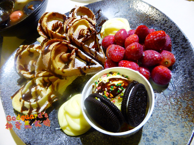 (推薦)[桃園|中壢火車站](文末菜單)平價有料高CP、美味爆漿巧克力湯圓——藍白拖 創意冰舖