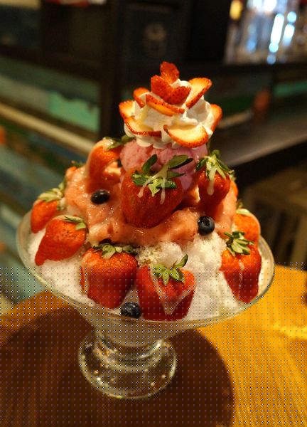 Aqua Kiss 水吻3(師大店)：Aqua Kiss ♥ 水吻3 ♥ 披薩千層塔 ♥草莓季尾聲