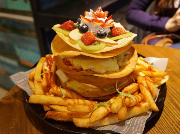 Aqua Kiss 水吻3(師大店)：Aqua Kiss ♥ 水吻3 ♥ 披薩千層塔 ♥草莓季尾聲