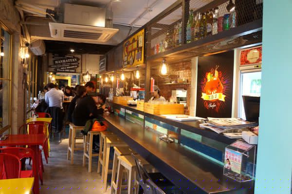 Aqua Kiss 水吻3(師大店)：Aqua Kiss ♥ 水吻3 ♥ 披薩千層塔 ♥草莓季尾聲