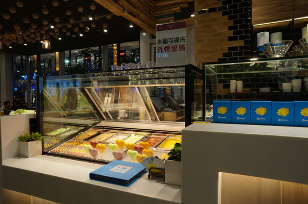 Ice monster(微風松高店)：ice monster♥ 冬天也能吃到芒果冰 ♥愛心冰棒