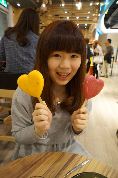 Ice monster(微風松高店)：ice monster♥ 冬天也能吃到芒果冰 ♥愛心冰棒