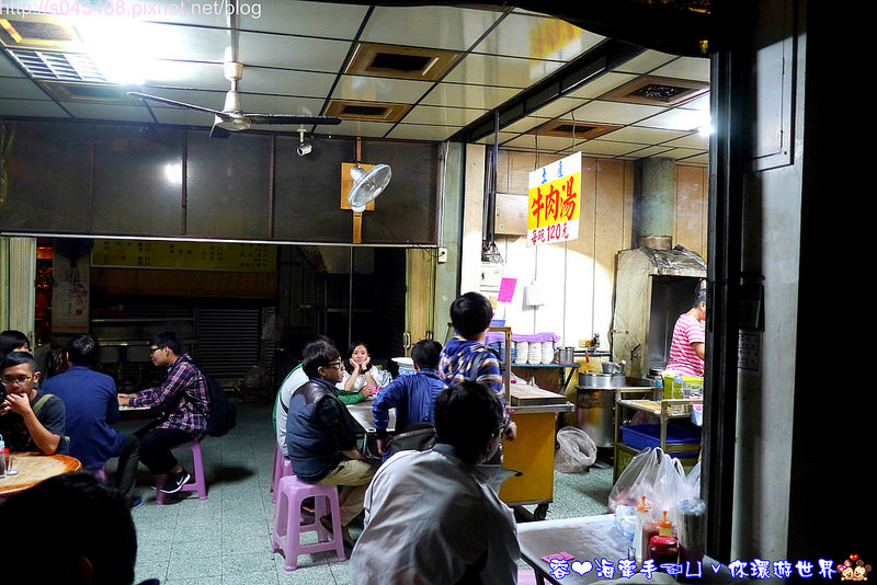 【台南在地美食】六千牛肉湯♥一大清早4點多，大家是都不用睡覺嗎?來台南沒吃過這間，別說你來過來台南!
