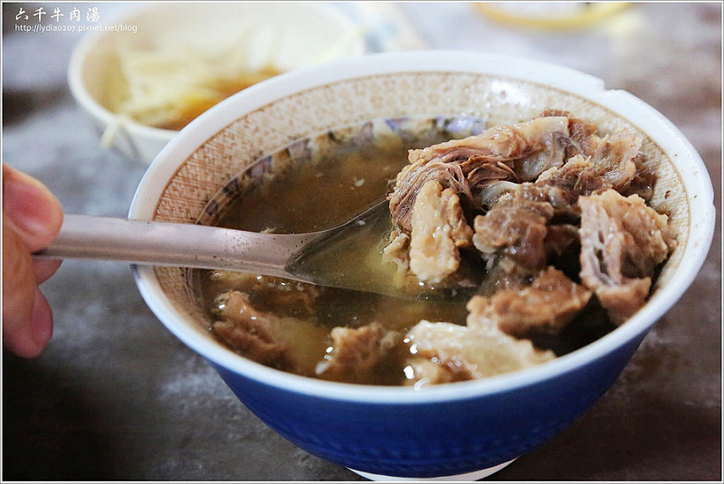 【食記│台南】六千牛肉湯~早鳥限定!!晚來就吃不到的府城超人氣排隊早餐!