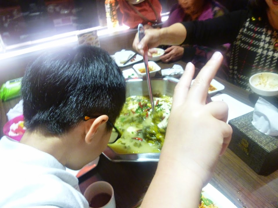 【新竹竹北/湘菜料理/口碑劵】2015老媽生日聚餐，連八十歲老人都說讚的招牌酸菜魚－胡同大媽DAMA餐廳