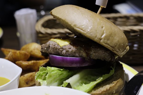 牛肉起司堡 (4).jpg 牛肉起司堡 (4).jpg