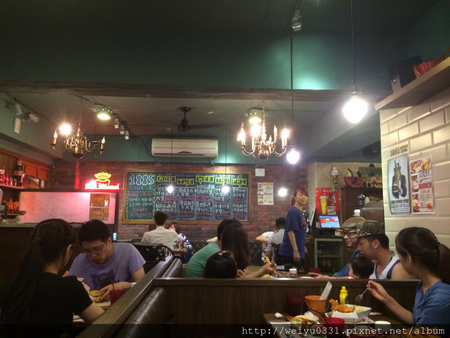 東區市民大道美食、平價人氣美式料理-溫馨漢堡小店《1885 BURGER STORE》