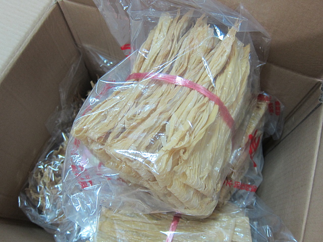 高雄美濃 (宋新富)豆皮工廠 手工曝曬天然美味