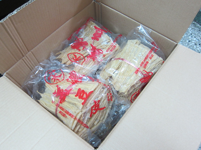 高雄美濃 (宋新富)豆皮工廠 手工曝曬天然美味