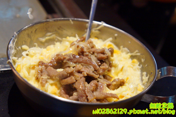 愛夏子あいさつ(海安店)：【台南-中西區】Show timex道地日式料理...半熟蛋牽絲起士麻糬/廣島燒/大阪燒《愛夏子あいさつ》