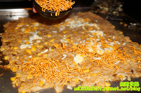 愛夏子あいさつ(海安店)：【台南-中西區】Show timex道地日式料理...半熟蛋牽絲起士麻糬/廣島燒/大阪燒《愛夏子あいさつ》