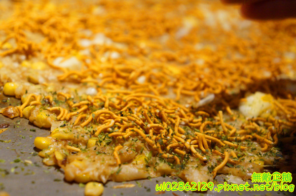 愛夏子あいさつ(海安店)：【台南-中西區】Show timex道地日式料理...半熟蛋牽絲起士麻糬/廣島燒/大阪燒《愛夏子あいさつ》