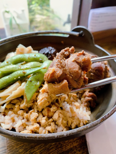 雲林古坑美食烹小鮮燒餅豬腱肉|愛麗森