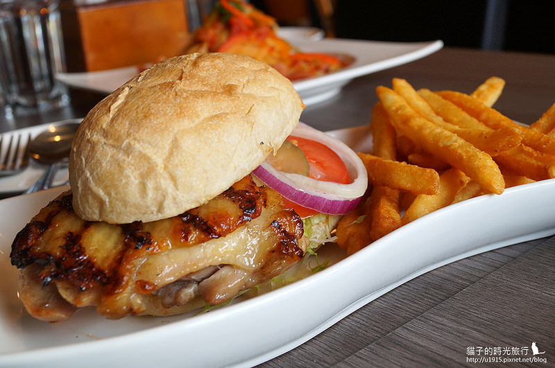 台中市西屯區-艾可漢堡逢甲店