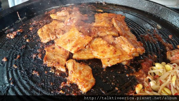 『呷』「捷運101/世貿站」☆ HONEY PIG ☆ 24小時大口吃韓式烤肉的好所在