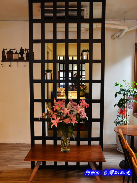 <台中西區>食記:茪點咖啡~讓人讚賞的比利時列日鬆餅和好吃的千層麵