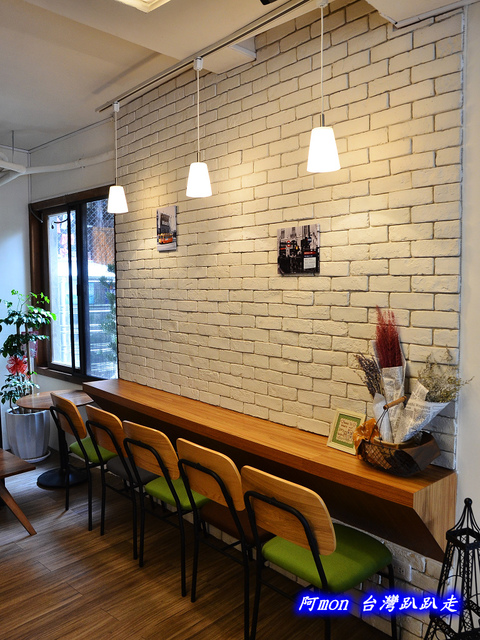 <台中西區>食記:茪點咖啡~讓人讚賞的比利時列日鬆餅和好吃的千層麵