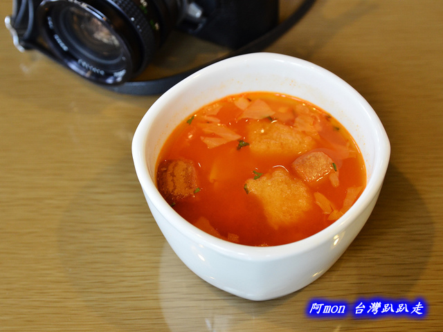 <台中西區>食記:茪點咖啡~讓人讚賞的比利時列日鬆餅和好吃的千層麵