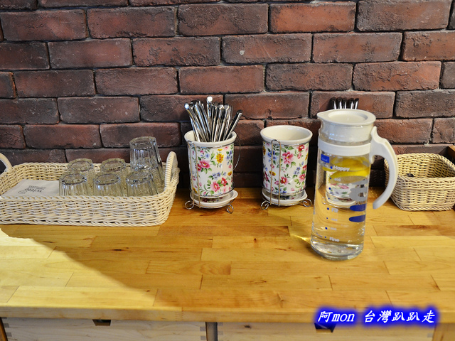 <台中西區>食記:茪點咖啡~讓人讚賞的比利時列日鬆餅和好吃的千層麵