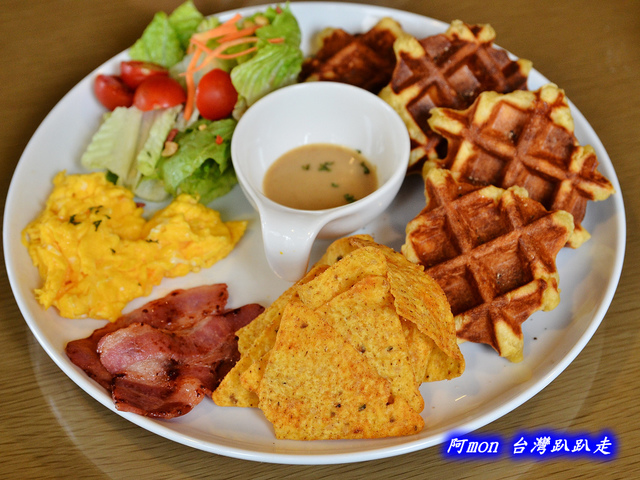 <台中西區>食記:茪點咖啡~讓人讚賞的比利時列日鬆餅和好吃的千層麵