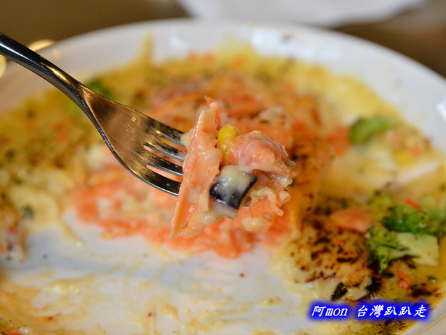 <台中西區>食記:茪點咖啡~讓人讚賞的比利時列日鬆餅和好吃的千層麵