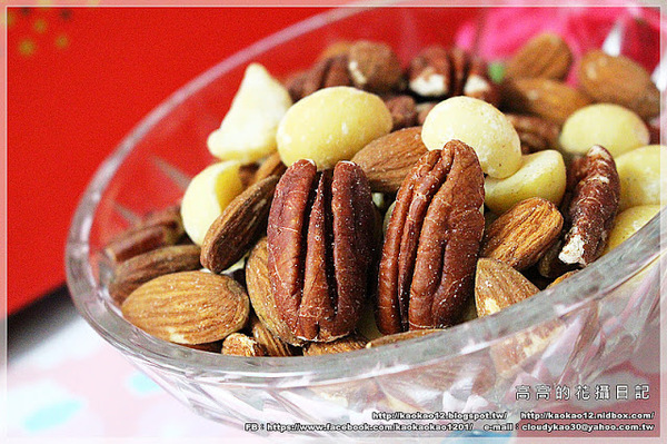 鴻鼎菓子:【宅配】鴻鼎菓子。年節禮盒系列:悅滿真情禮盒&菓然真情過年禮盒