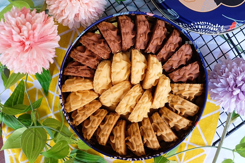 鴻鼎菓子。台中必買伴手禮 2020中秋節禮盒推薦,爆紅堅果塔夯到揚名到海外,網友狂激推:「台全最好吃」! @蹦啾♥謝蘿莉 La vie heureuse