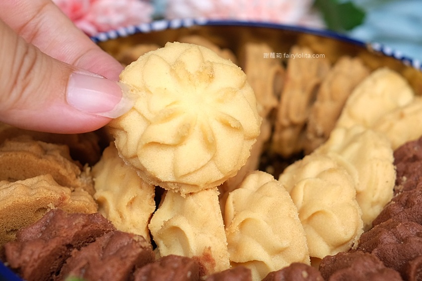 鴻鼎菓子。台中必買伴手禮 2020中秋節禮盒推薦,爆紅堅果塔夯到揚名到海外,網友狂激推:「台全最好吃」! @蹦啾♥謝蘿莉 La vie heureuse