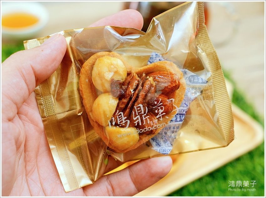 【台中伴手禮】鴻鼎菓子．鳳凰酥、曲奇餅、堅果塔!中秋禮盒、逢年過節送禮首選!