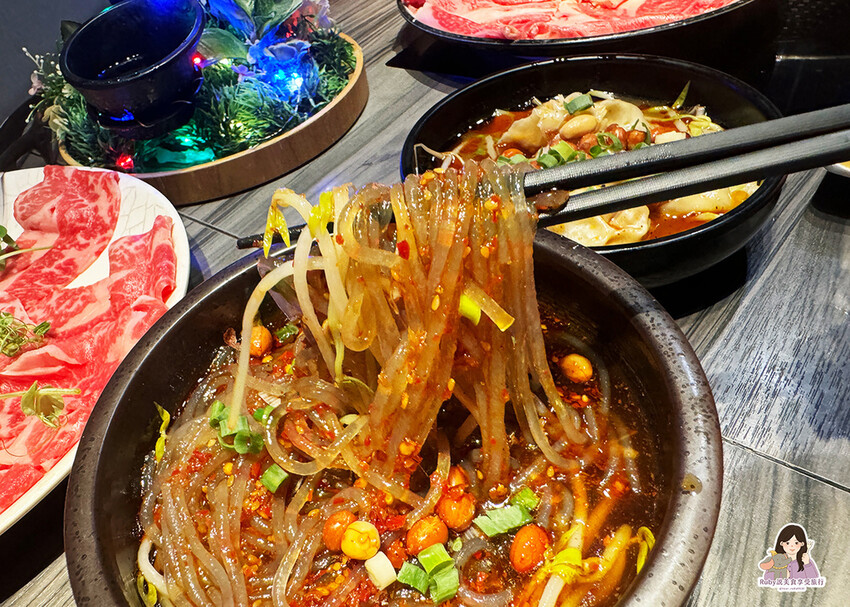 【晴光商圈美食】好食多涮涮屋-雙城店附菜單,大塊肉片、海鮮新