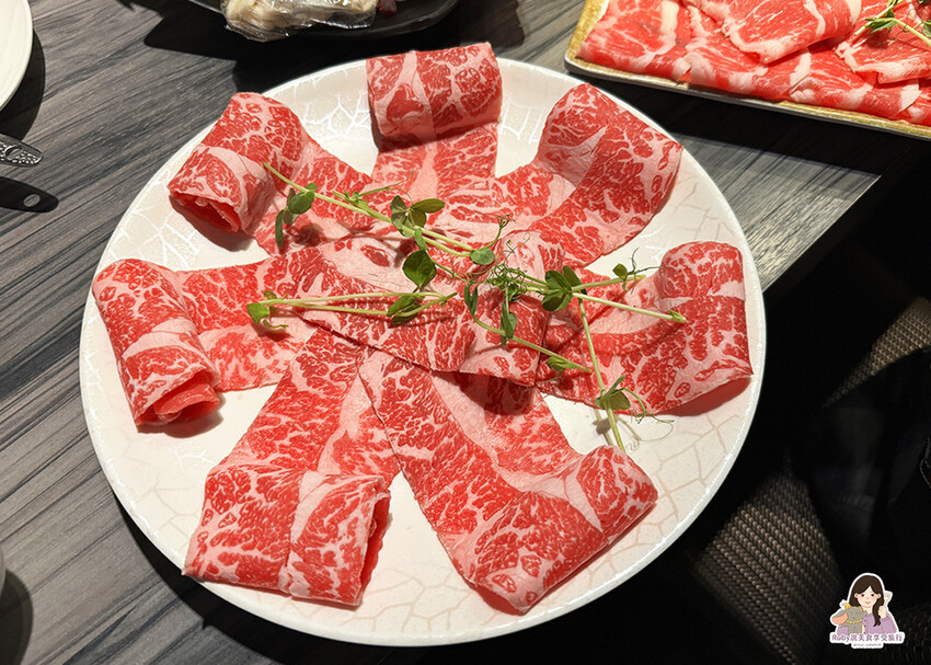 【晴光商圈美食】好食多涮涮屋-雙城店附菜單,大塊肉片、海鮮新